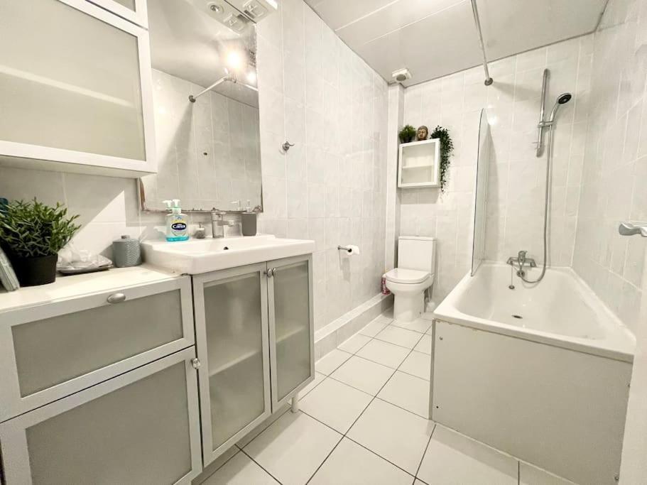 *New* Beautiful 2 Bedroom House In Central Location London Eksteriør bilde